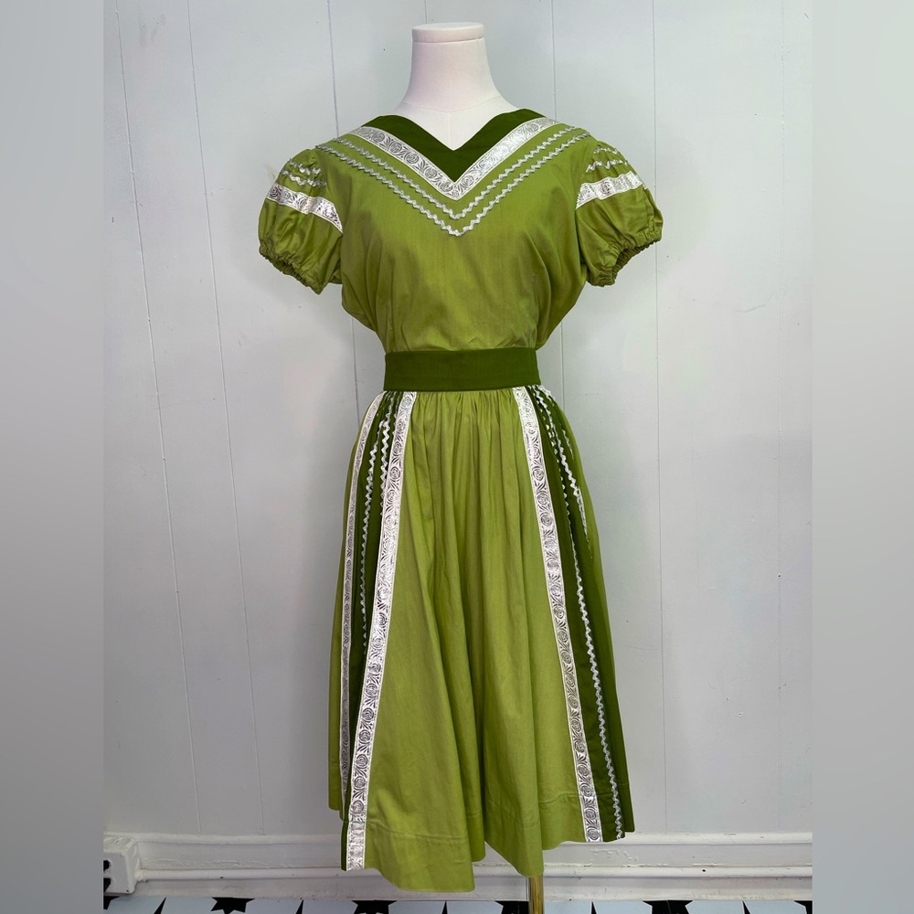 Vintage 1950’s Pea Green PATIO SET Cotton Skirt Set, western, cowgirl, ricrac - Picture 2 of 7
